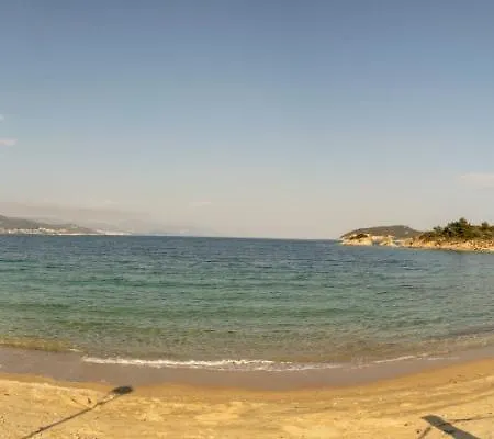 Just On The Sea 1 Holiday home *