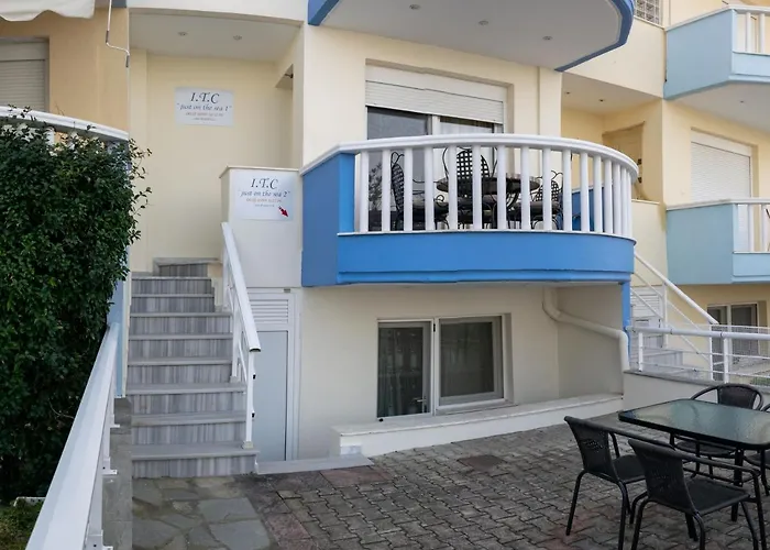 Just On The Sea 1 Case de vacanță